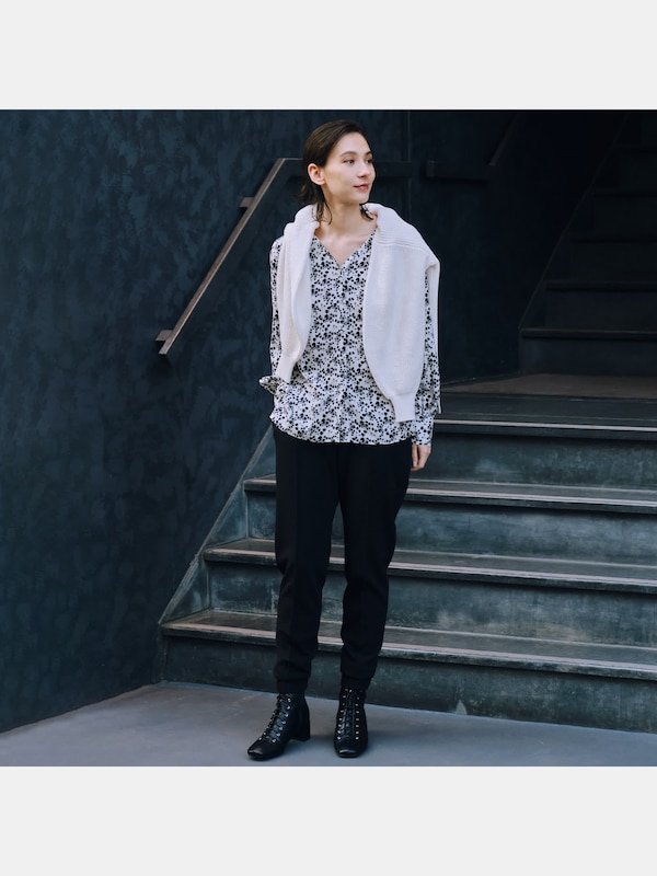 モノトーンプリントブラウス（長袖）