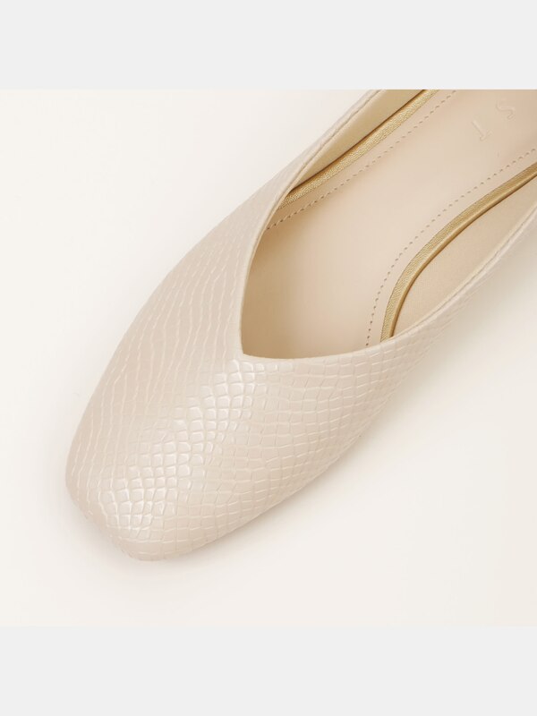 スクエアトゥフラットパンプス