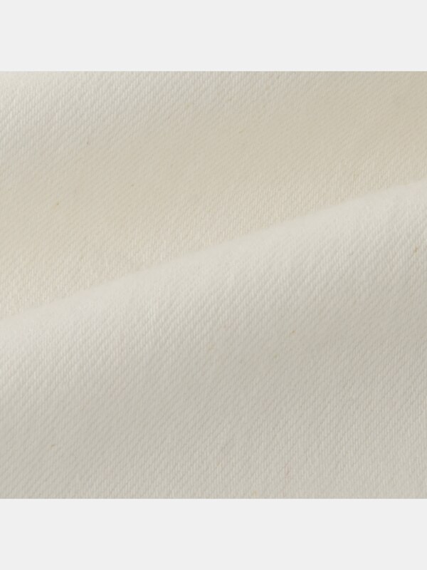 スリムフィットテーパードカラージーンズ