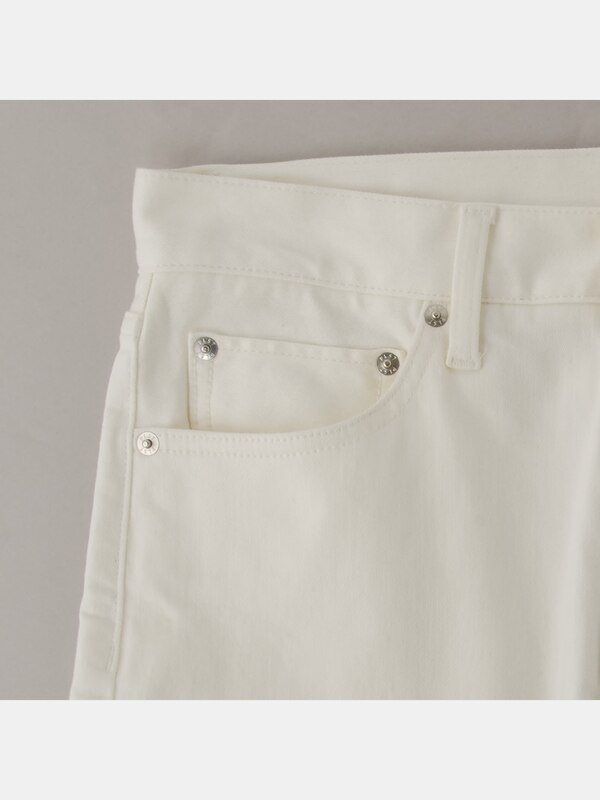 スリムフィットテーパードカラージーンズ