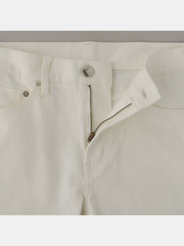 スリムフィットテーパードカラージーンズ