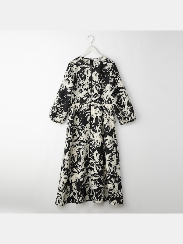 モノトーンフラワープリントワンピース（長袖）
