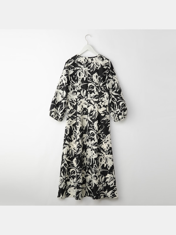 モノトーンフラワープリントワンピース（長袖）