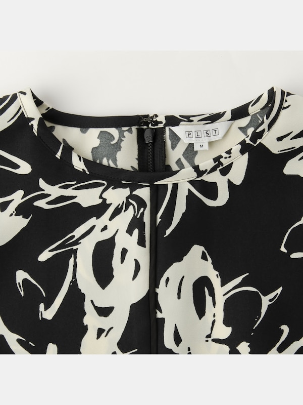 モノトーンフラワープリントワンピース（長袖）