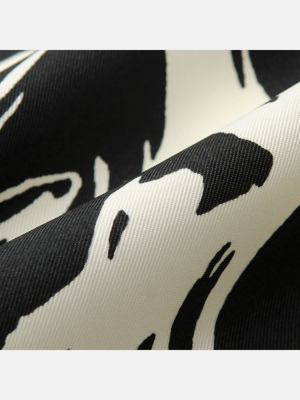 モノトーンフラワープリントワンピース（長袖）