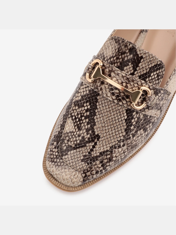 フェイクレザービットローファー