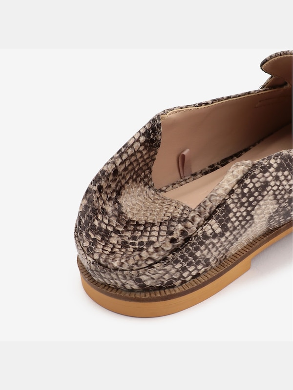 フェイクレザービットローファー