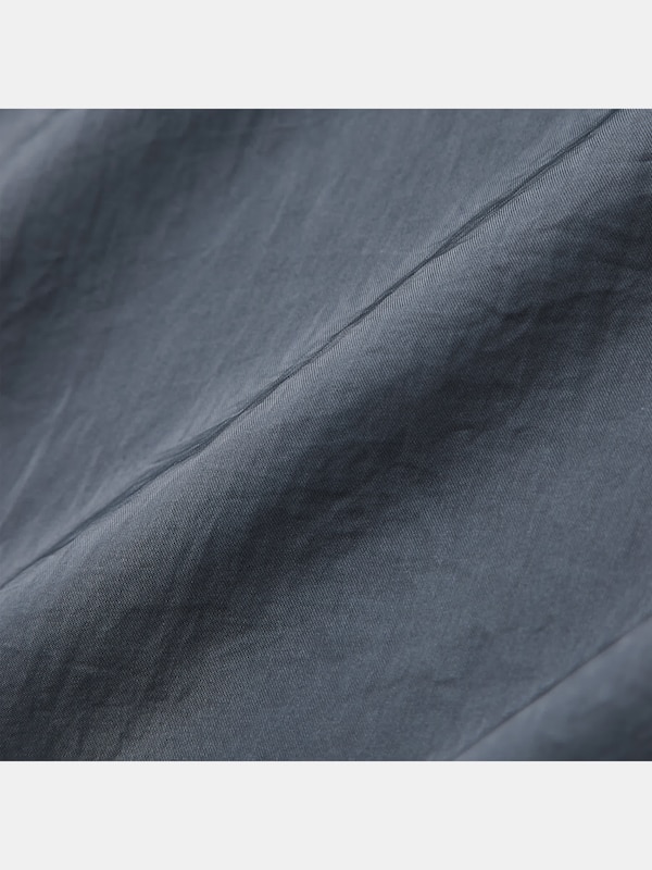 サテンナローフレアスカート