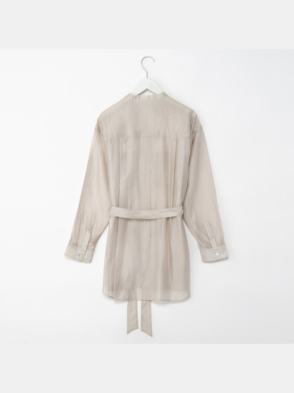 シアーバンドカラーロングシャツ（長袖）