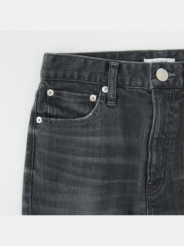 スリムテーパードジーンズ（グレー）