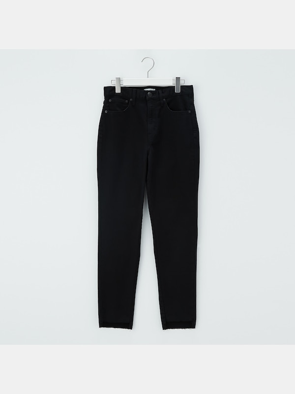 スリムテーパードジーンズ（ブラック）