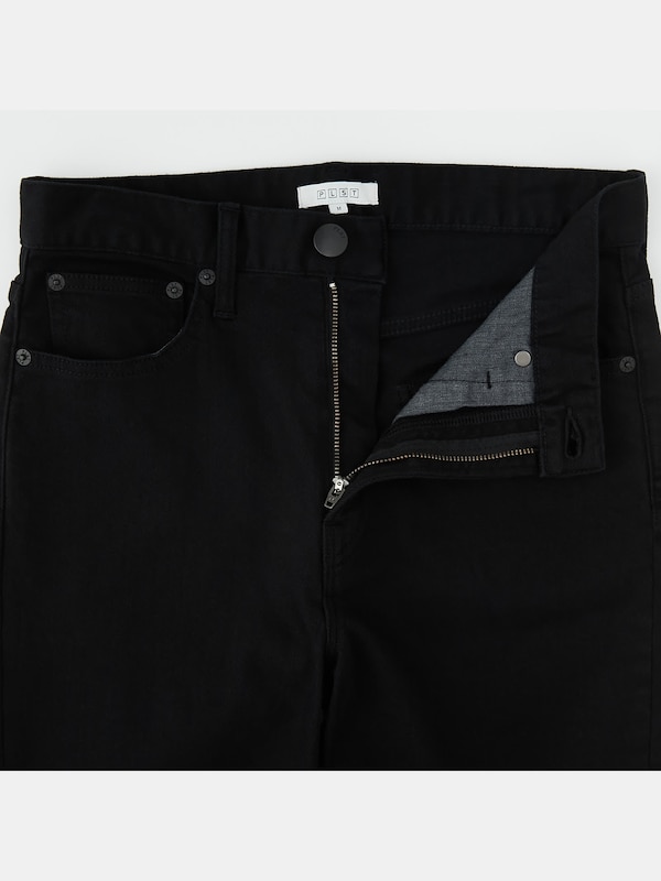 スリムテーパードジーンズ（ブラック）