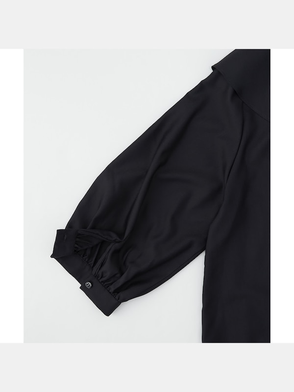 フリルカラーブラウス