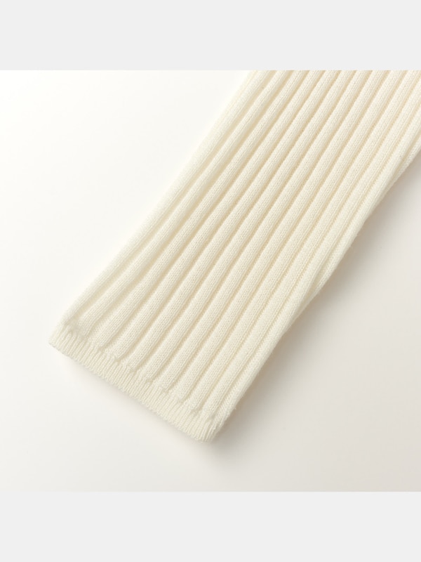 エクストラファインメリノシルクリブタートルネックセーター