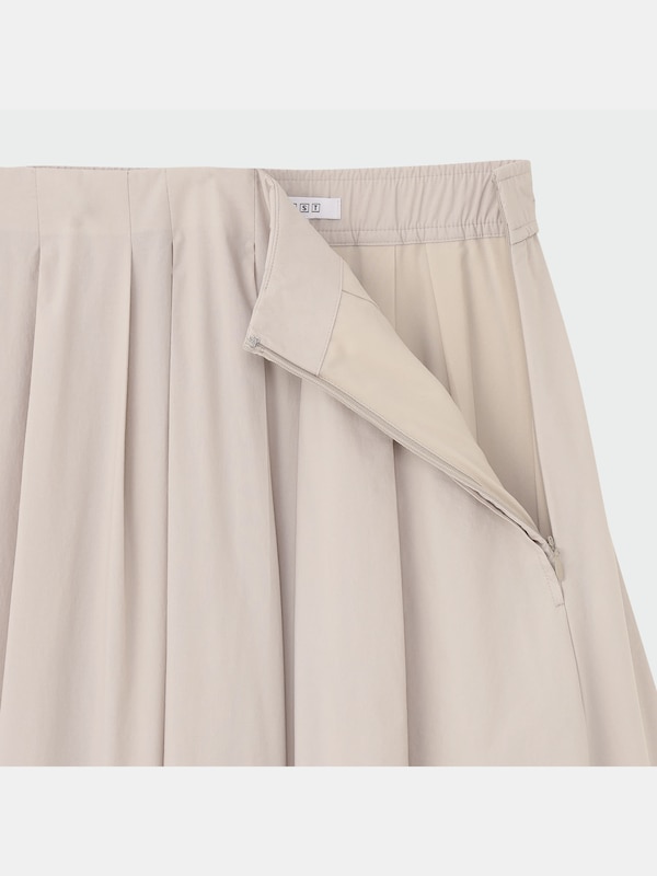 タフタボリュームフレアスカート