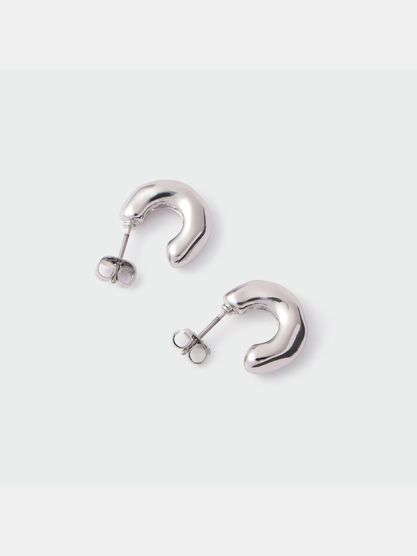 メタルフープピアス