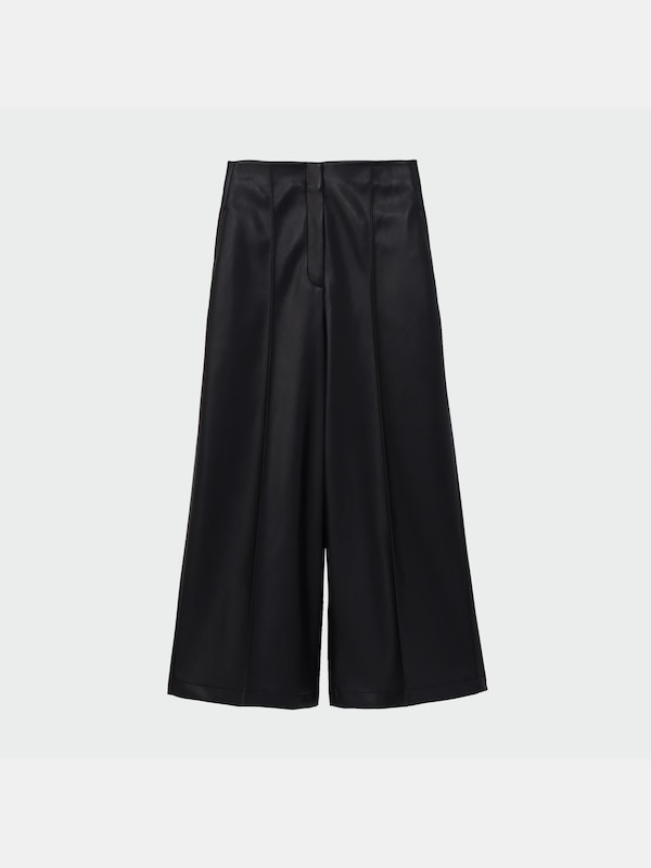 フェイクレザーストレートパンツ