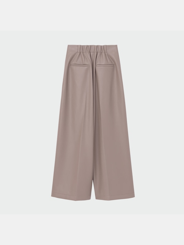 フェイクレザーストレートパンツ