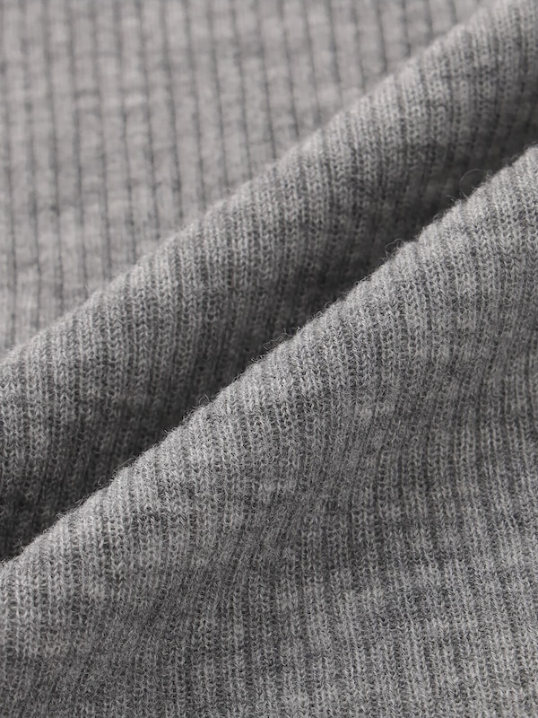 シアーウールリブハイネックセーター（長袖）