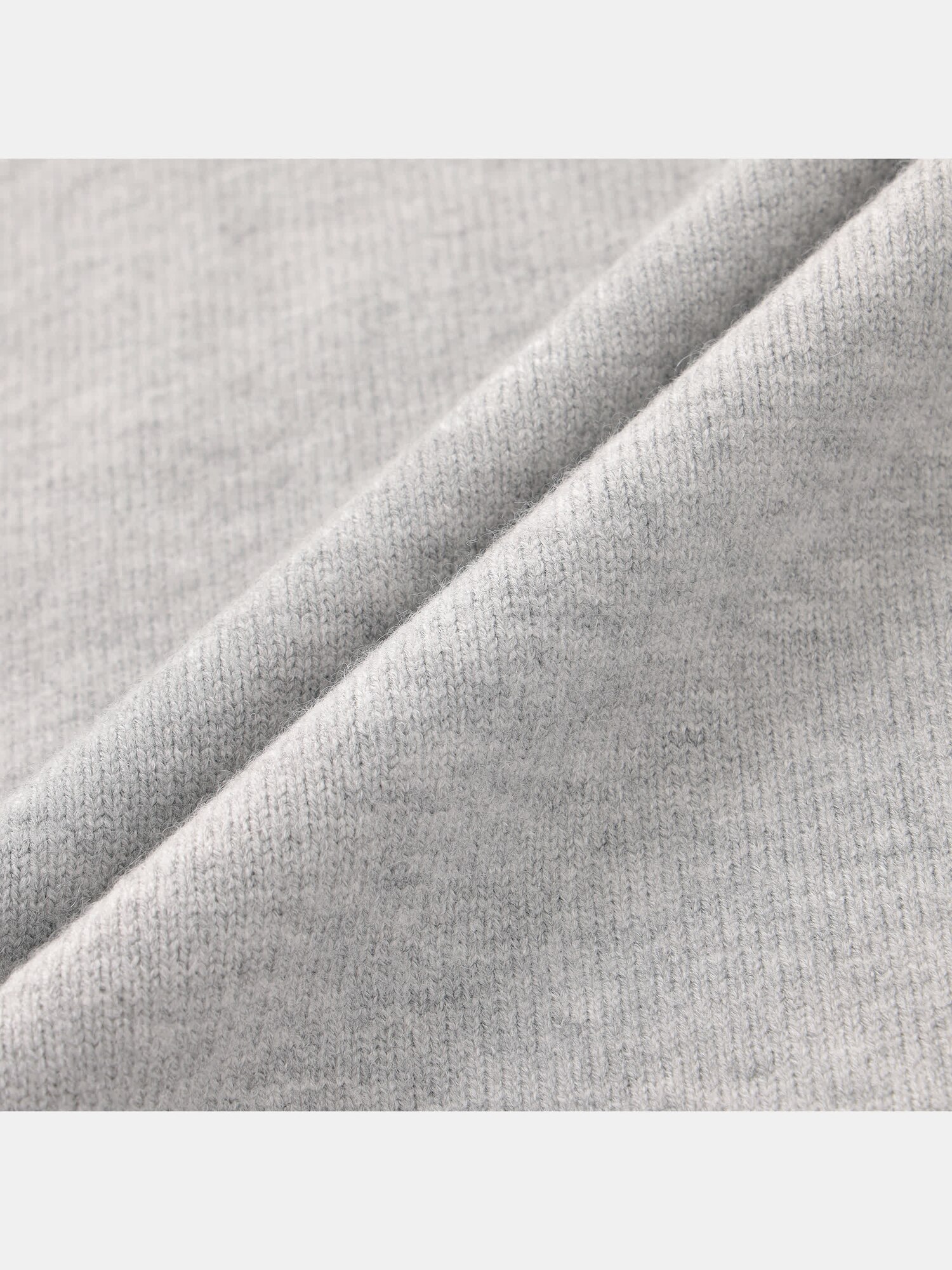 新品同様　ＰＬＳＴ　上品カシミア入りモックネックセーター　Ｍ 新品同様 ＰＬＳＴ 上品カシミア入りモックネックセーター Ｍ ユニクロ