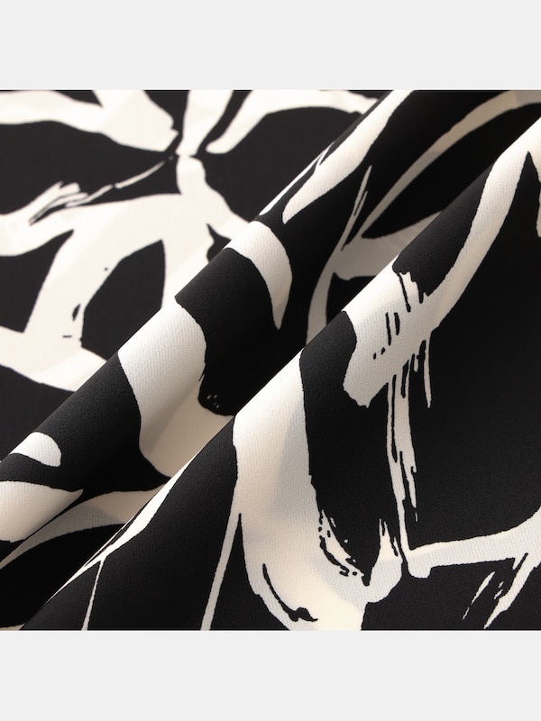 フラワープリントフルイドワイドパンツ