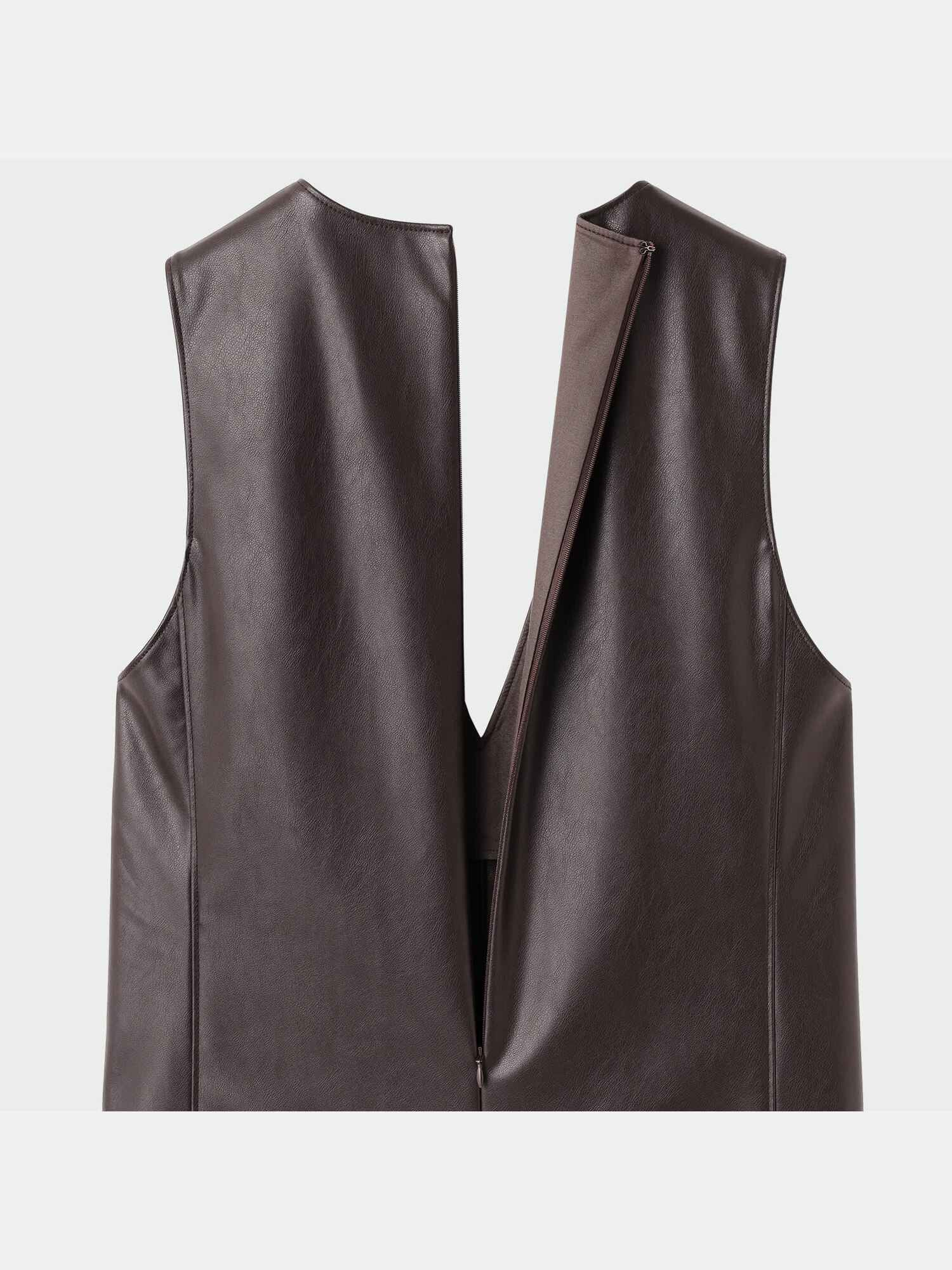 PLST(プラステ)公式 | フェイクレザーVネックワンピース