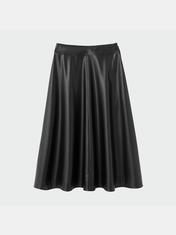 フェイクレザーフレアスカート