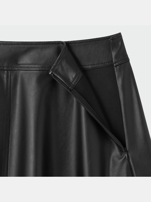 フェイクレザーフレアスカート