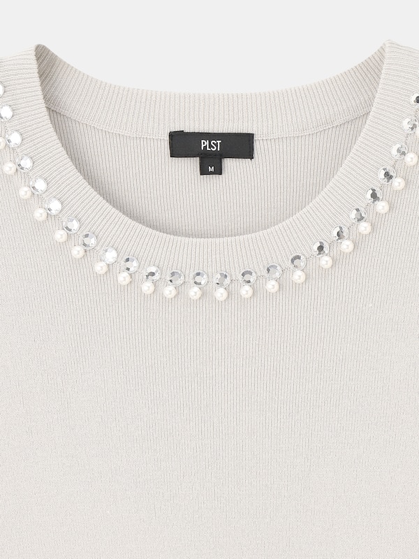 ビジューネックニットプルオーバー（長袖）