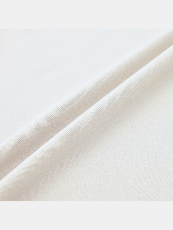 ビジューネックニットプルオーバー（長袖）