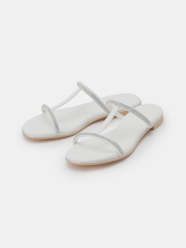 ビジューストラップフラットサンダル