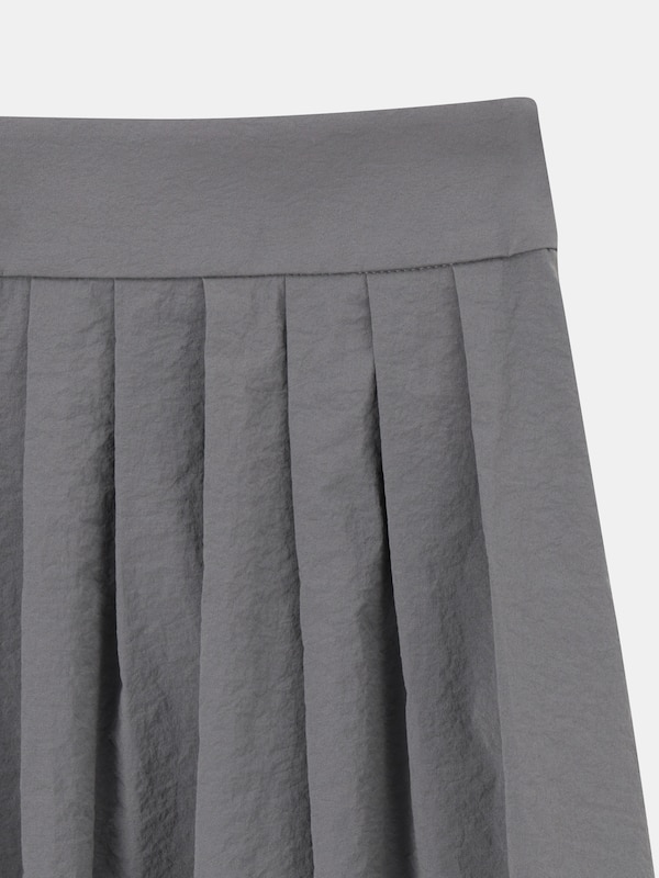 ハイストレッチナイロンタックフレアスカート