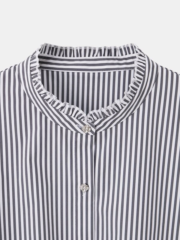 フリルネックビジューボタンブラウス（長袖）