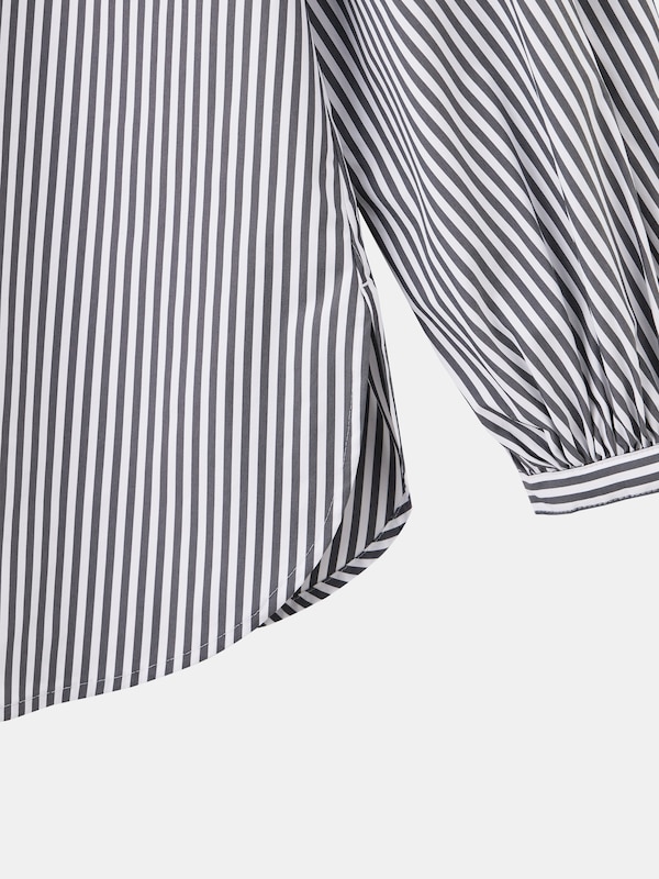 フリルネックビジューボタンブラウス（長袖）