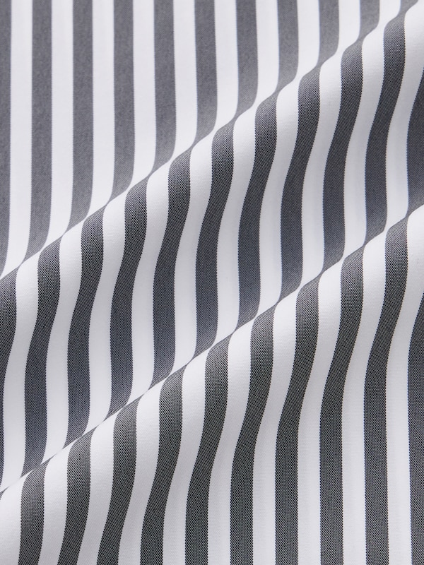 フリルネックビジューボタンブラウス（長袖）