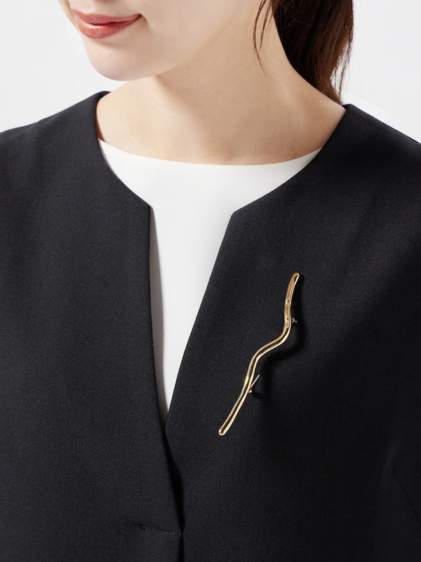 メタルモチーフブローチ