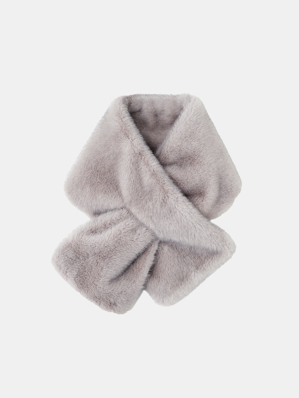 フェイクファーストール