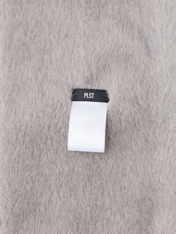 フェイクファーストール