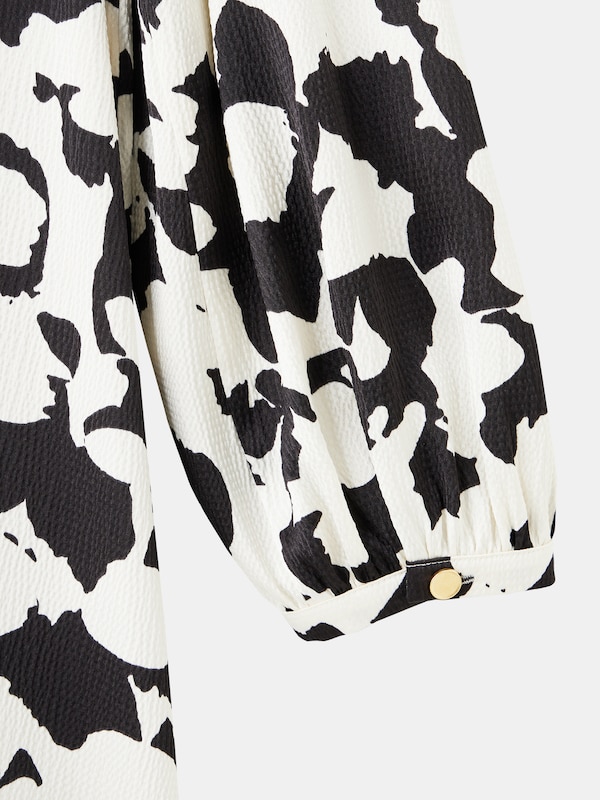 フラワープリントワンピース（長袖 ）