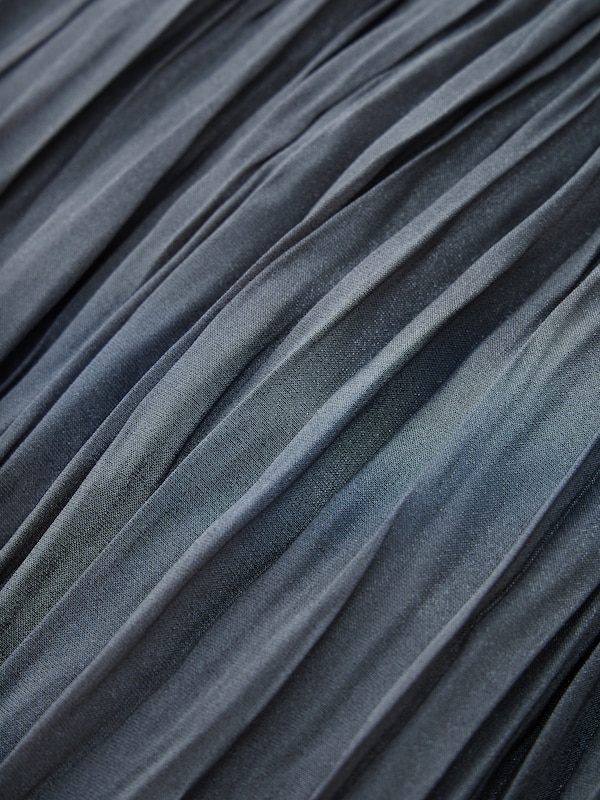 シアープリーツスカート