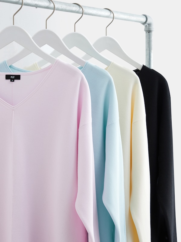 コットンブレンドVネックフレアセーター