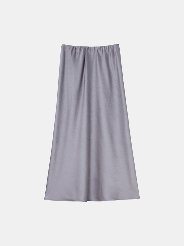 サテンナロースカート