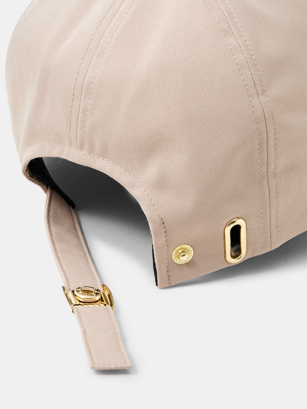 メタルパーツ付きキャップ