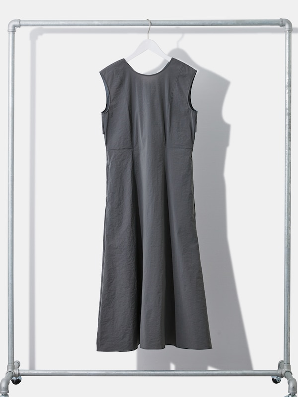 ハイストレッチナイロンフレアワンピース