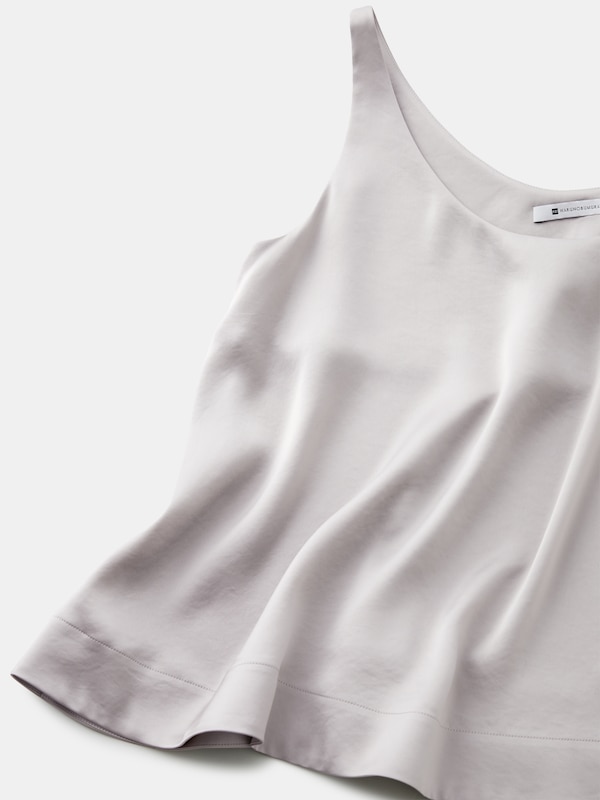 トリアセサテンノースリーブブラウス