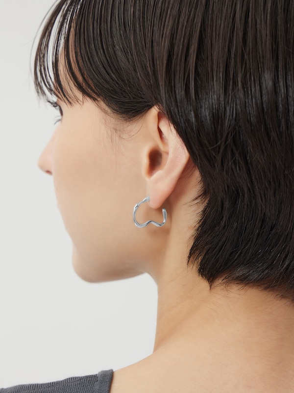 ラインモチーフピアス