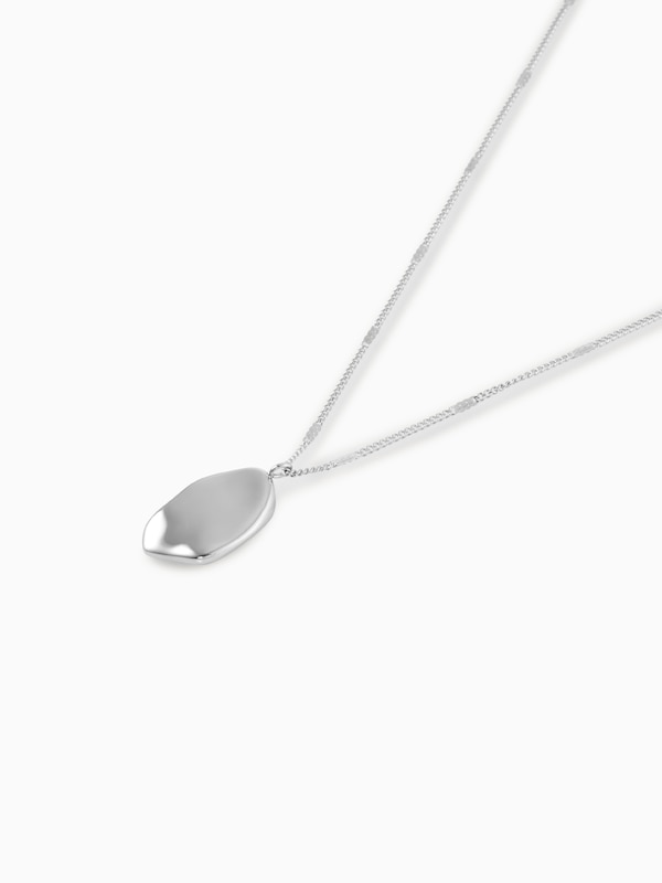 オーバルモチーフショートネックレス