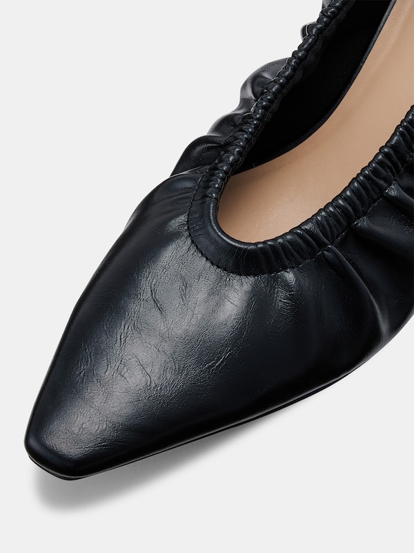 ギャザーヒールパンプス