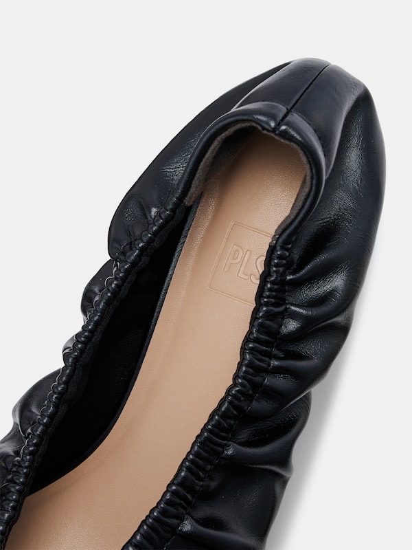 ギャザーヒールパンプス