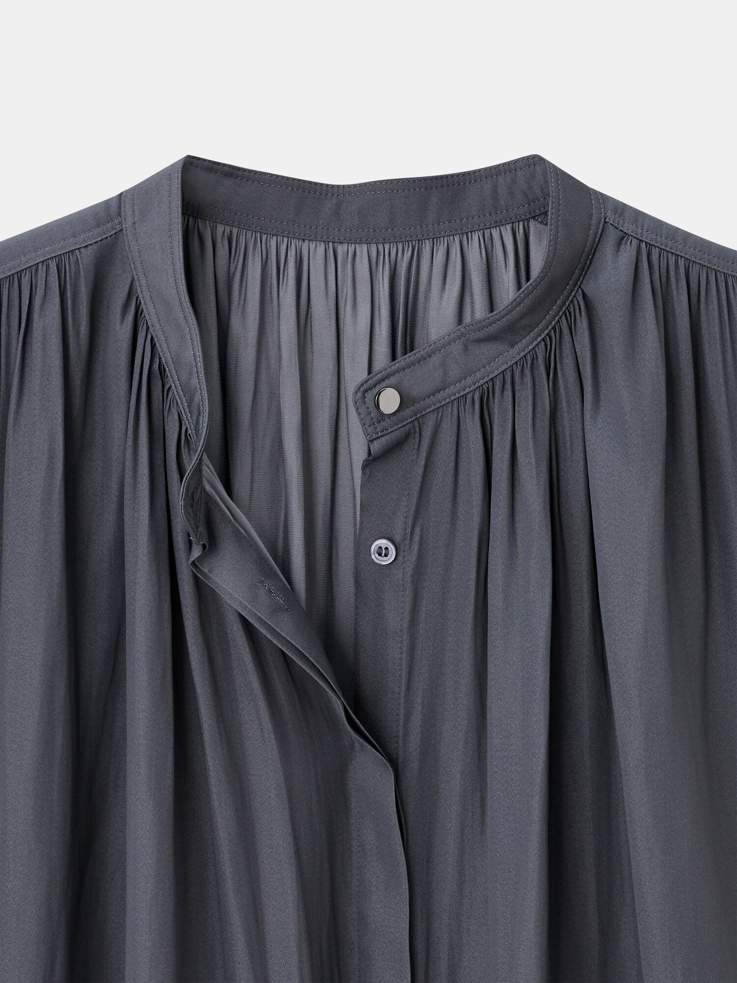 値下げ★ 新品 PLST ヴィンテージサテン メタルボタンブラウス ベージュ PLST(プラステ)公式 | ヴィンテージサテンメタルボタンブラウス